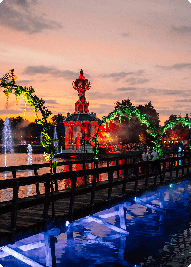 TOMORROWLAND